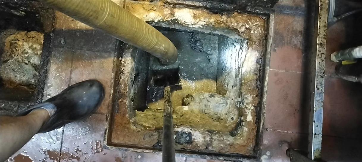 六枝特污水池清理一般都有毒气，怎么预防中毒呢？