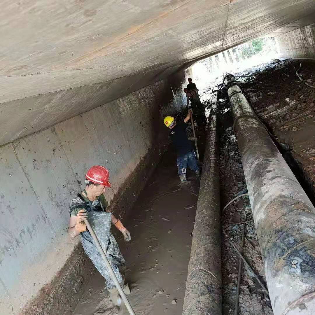 六枝特工业管道清淤