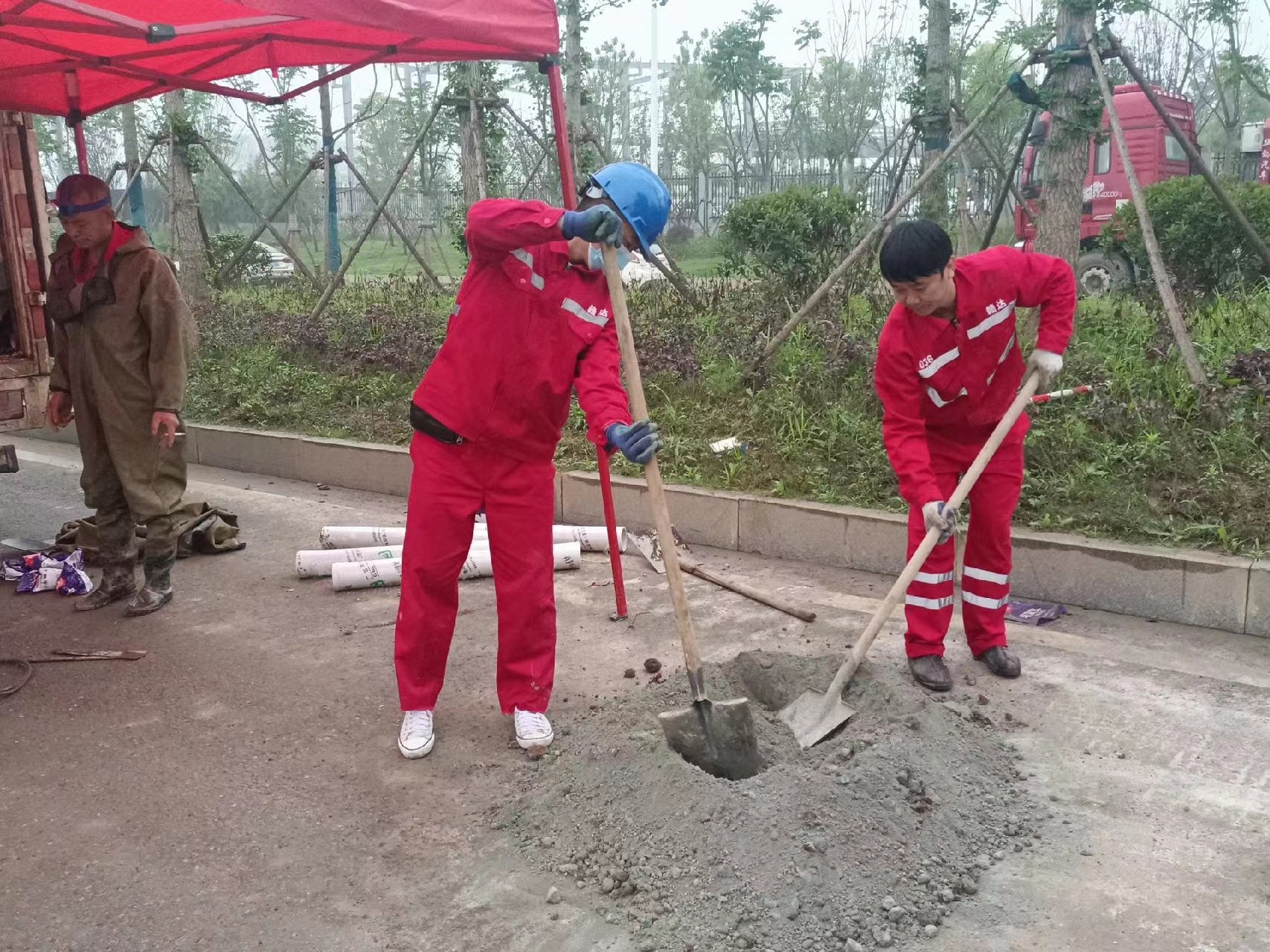 六枝特管道疏通哪家好】及时进行市政管道清淤