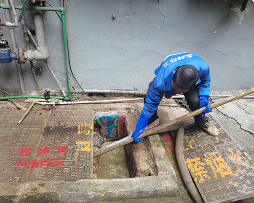 六枝特清掏化粪池
